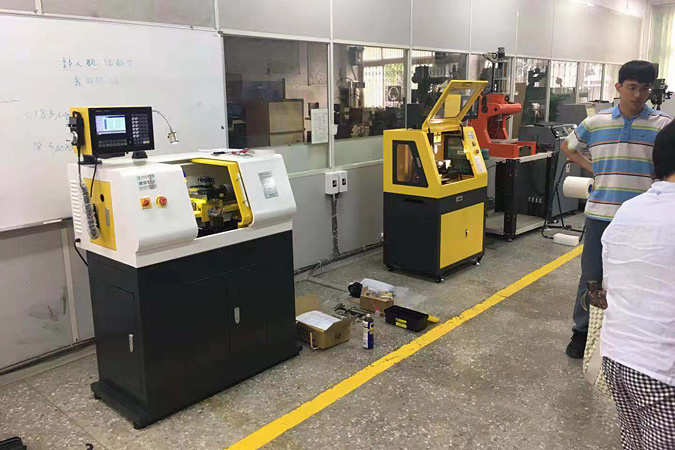 使用小型數(shù)控機(jī)床客戶案例
