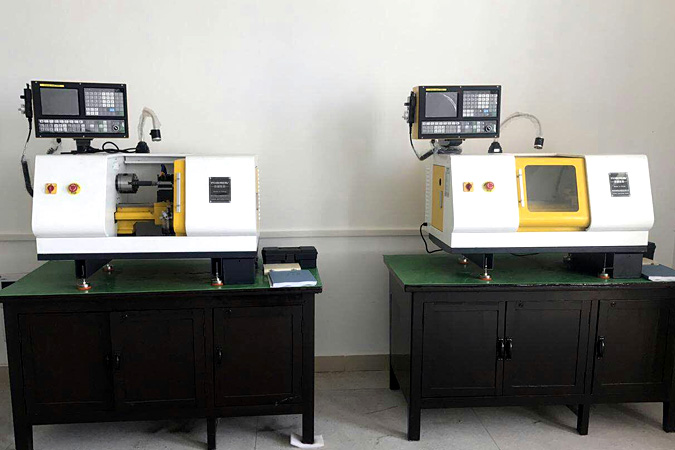 使用小型數(shù)控機(jī)床客戶案例