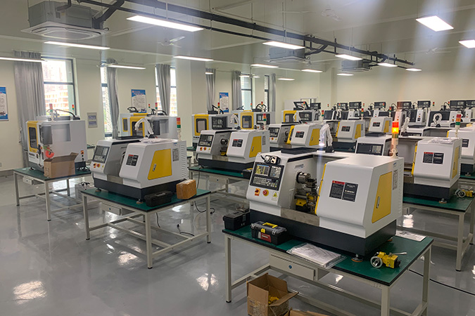 使用桌面級小型數(shù)控機(jī)床客戶案例